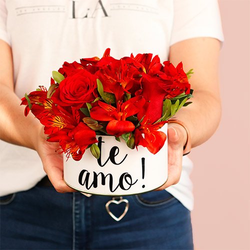 Box personalizados com flores vermelas presente para namorada