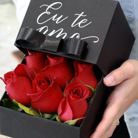 Box com rosa vermelha Eu te Amo