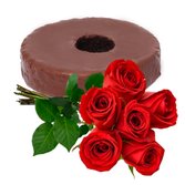 Rosas Vermelhas e Bolo de Chocolate