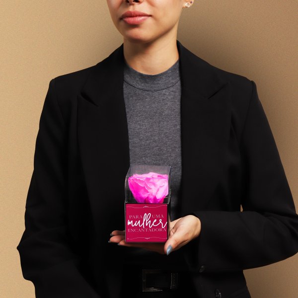 Rosa Encantada Pink Para Uma Mulher Encantadora