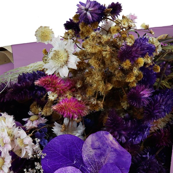 Buquê Poesia de Flores Secas Roxas