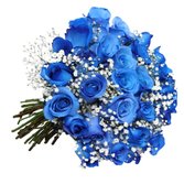 Buquê de 30 Rosas Azuis com Gypsophila