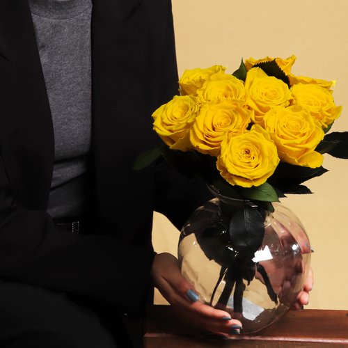 Arranjo de Rosas Encantadas Amarelas