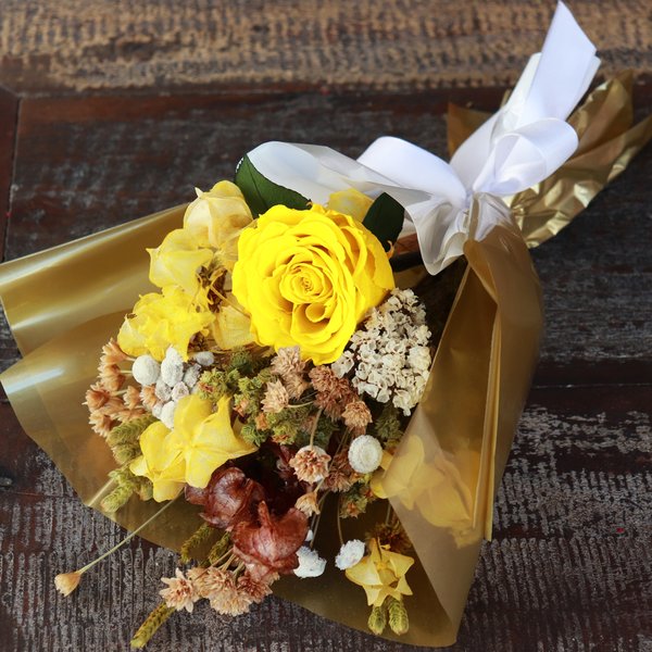 Buquê Rosa Encantada e Flor Seca Amarelo