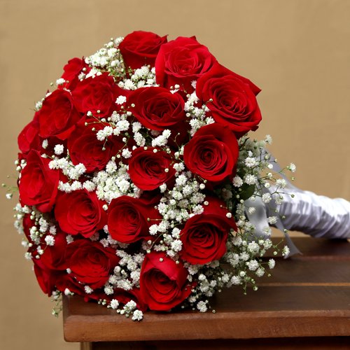 Buquê de Noiva com Rosas Vermelhas Colombianas