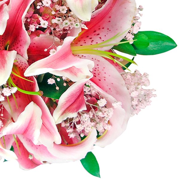 Buquê de Noiva com Lírios Cor de Rosa e Gypsophilas