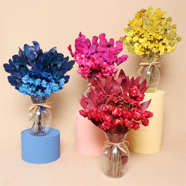 Vaso com Amistosas Flores Secas Azuis