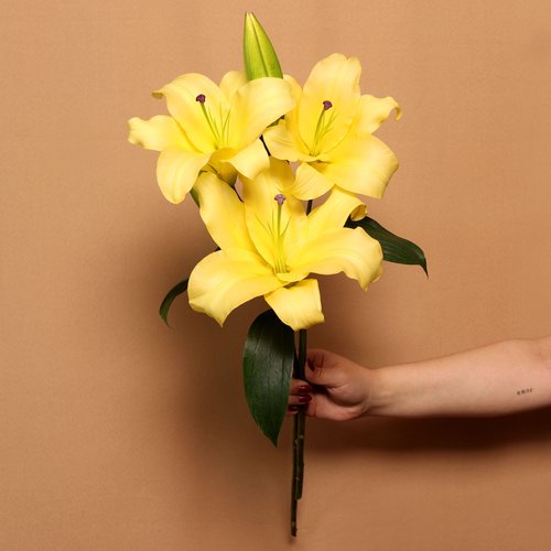 Lírio Amarelo Personalize - Galho com 3 Flores