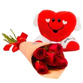 Rosas Vermelhas e Mini Almofada Coração