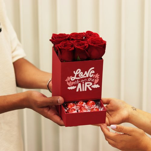 Box Love Is In The Air Rosas e Lindt