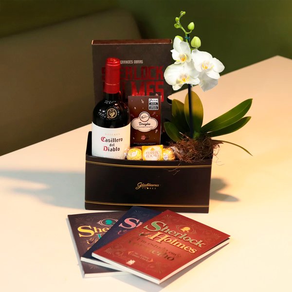 Cesta Gourmet com Orquídea e Livros Sherlock Holmes