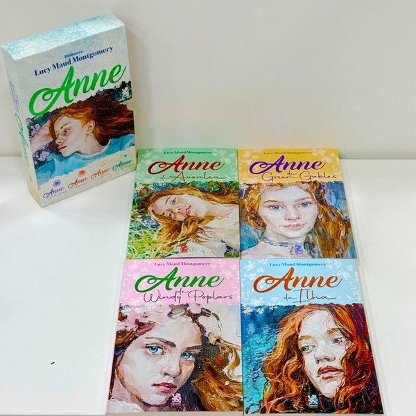 Cesta Florescer de Flores Secas com Livros Anne