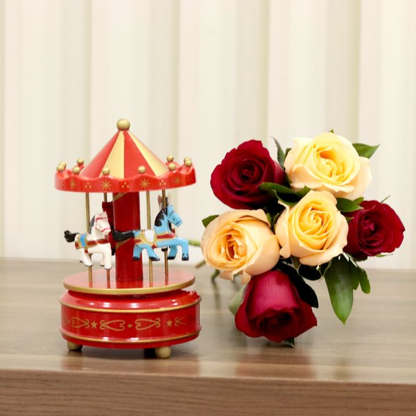 Buquê de Rosas e Carrossel Musical