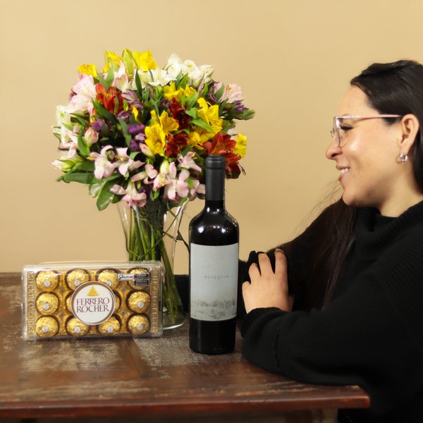 Luxuosas Astromélias Coloridas e Vinho Botequim SP