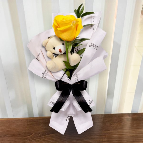 Uma Rosa Amarela e Urso Chaveirinho