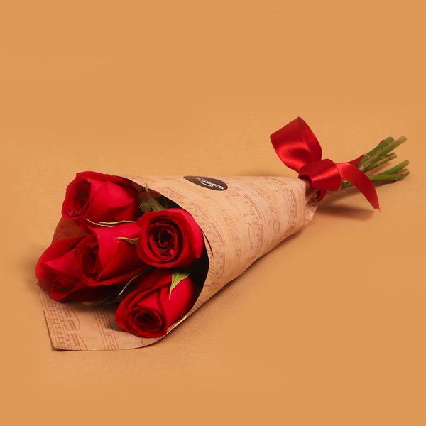 Buquê Partitura de Rosas Nacionais Vermelho