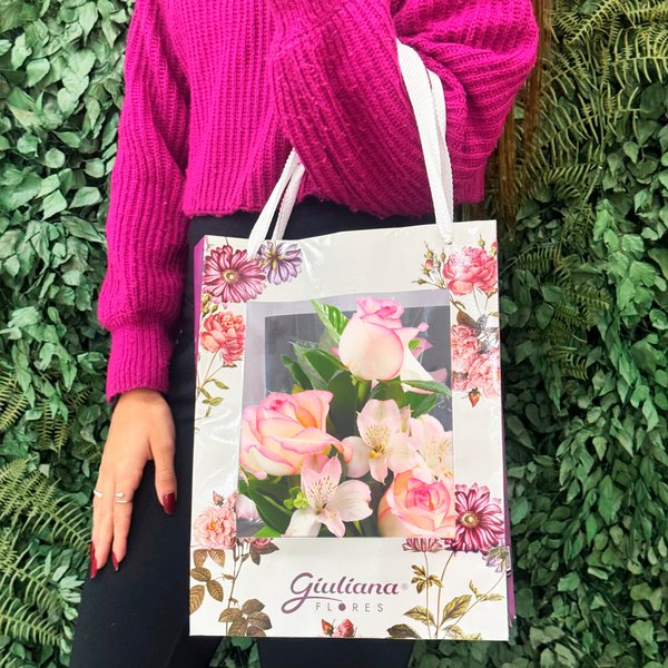 3 Lindas Rosas Cor de Rosa na Bag Floral