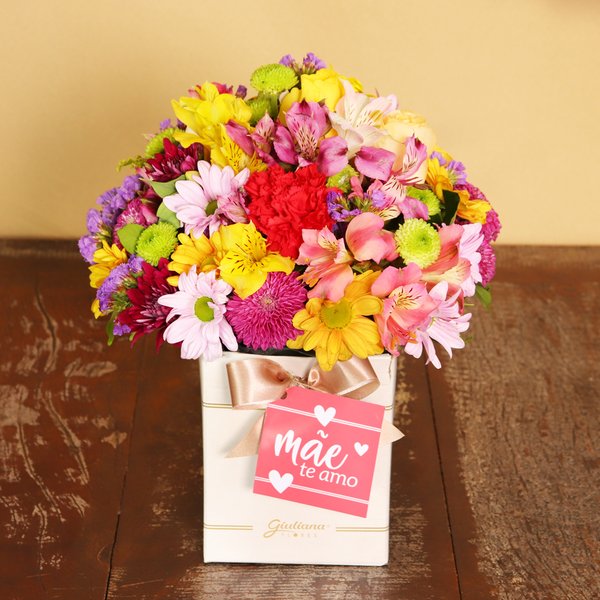 Mix de Flores no Box Mãe Te Amo