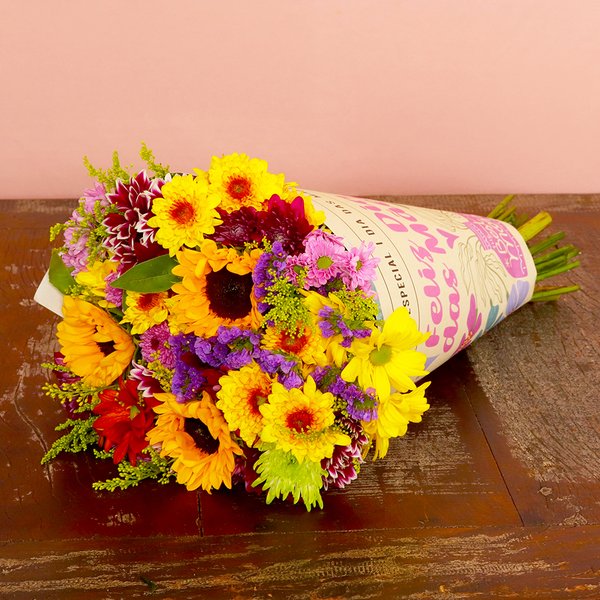 Buquê Mix de Flores Mãe Feliz