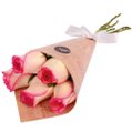 Buquê Partitura de Rosas Nacionais Cor de Rosa