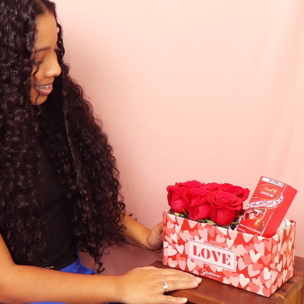 Box Love com Rosas Vermelhas e Bombom Lindt
