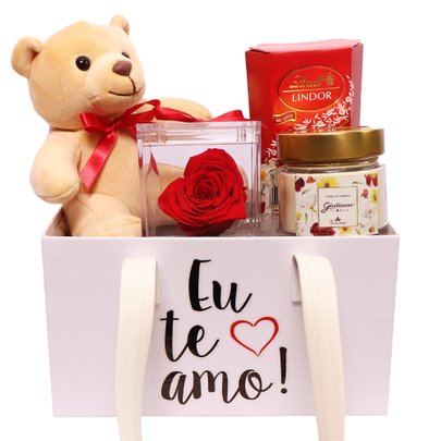 Box Eu Te Amo com Rosa Encantada e Lindt e Vela Linha Aromática