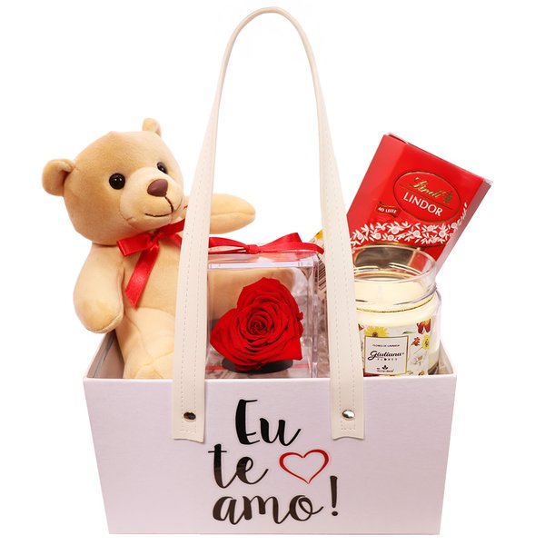 Box Eu Te Amo com Rosa Encantada e Lindt e Vela Linha Aromática