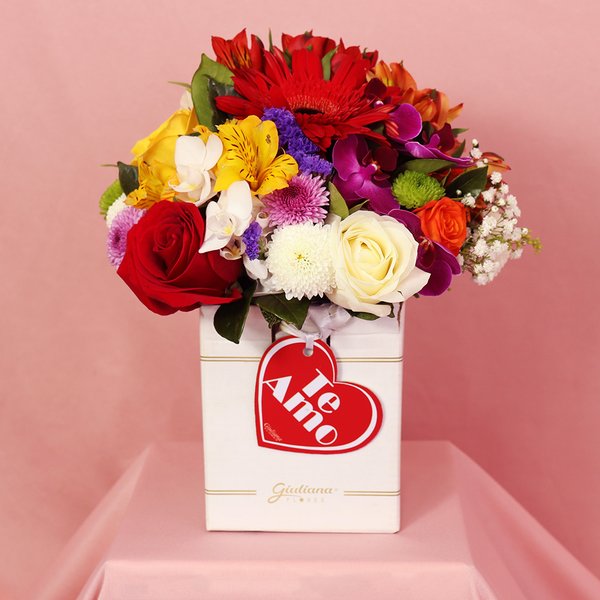 Arranjo de Mix de Flores Te Amo