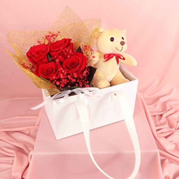 Box com Rosas Encantadas e Ursinho Leleco