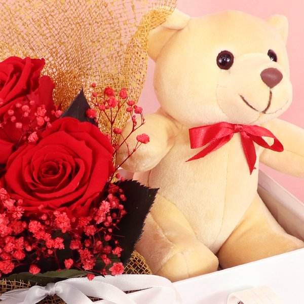 Box com Rosas Encantadas e Ursinho Leleco
