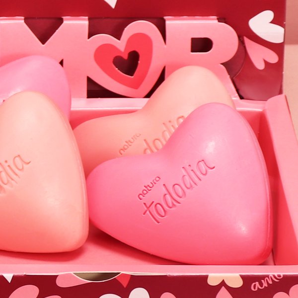 Buquê Encanto Pink e Presente Natura Todo Dia