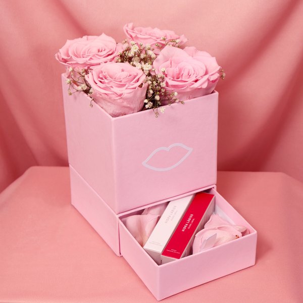 Rosas Encantadas Cor de Rosa no Box e Kit Boca Rosa