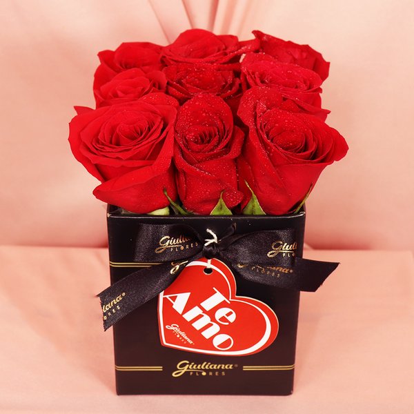 Rosas Vermelhas no Box Te Amo