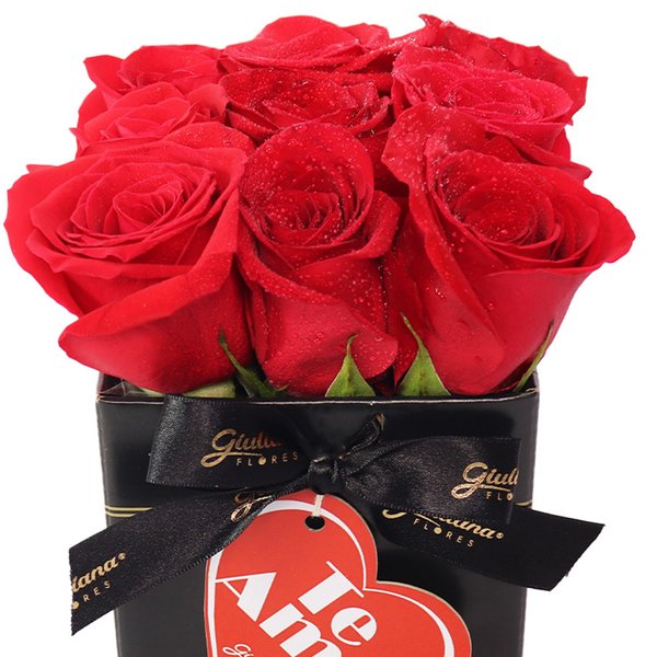 Rosas Vermelhas no Box Te Amo