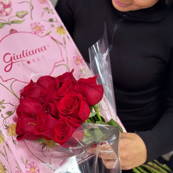Buquê de 12 Rosas Vermelhas no Box Dia dos Namorados