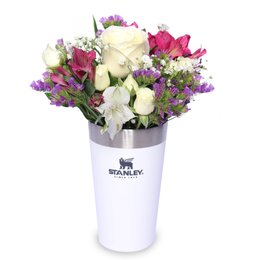 Imagem de Mini Buquê Branco no Copo Polar Stanley