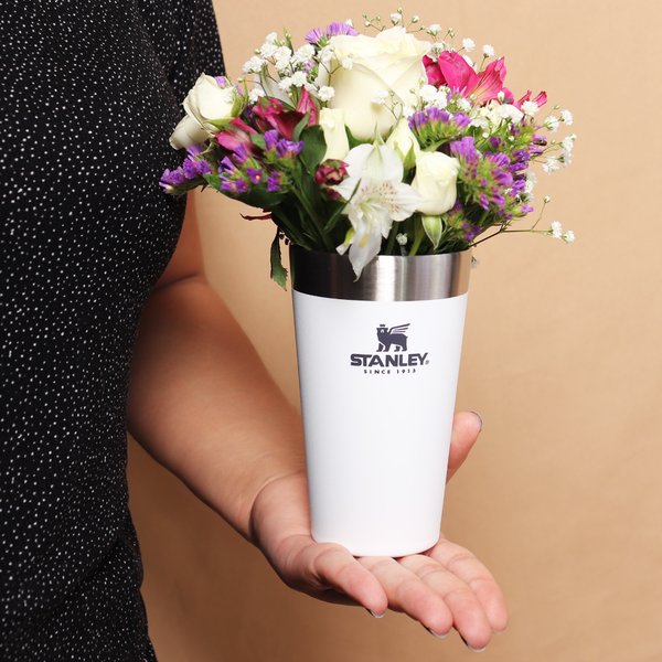 Mini Buquê Branco no Copo Polar Stanley