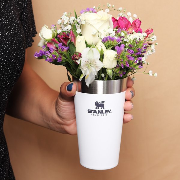 Mini Buquê Branco no Copo Polar Stanley