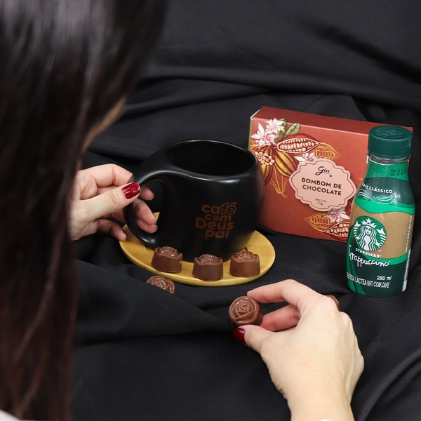 Kit Bombom Giuliana e Frappuccino Starbucks e Caneca Café com Deus Pai