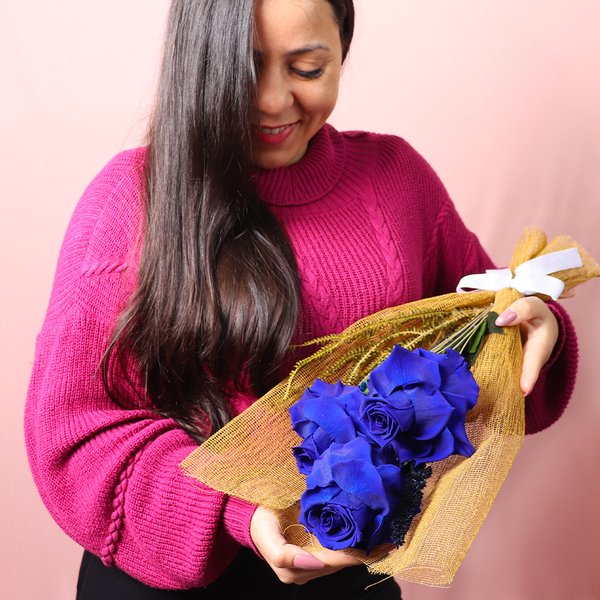 Buquê de Rosas Encantadas Azul Glamour