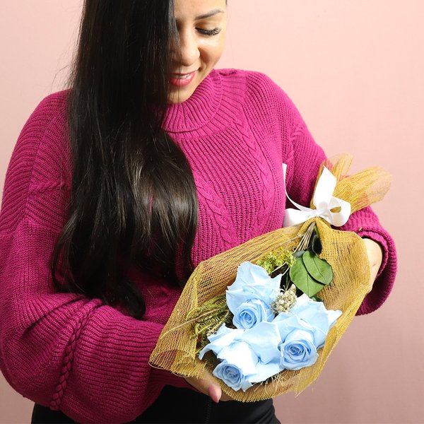 Buquê de Rosas Encantadas Azul Claro Glamour