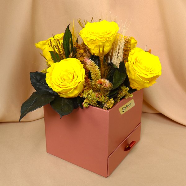 Box Surpresa 5 Rosas Encantadas Amarelas