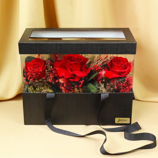 Sofisticada Rosas Encantadas Vermelhas e Flores Secas