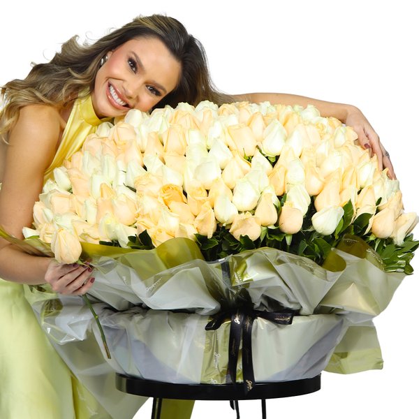 Mega Buquê de 500 Rosas Champanhe e Branca
