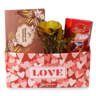 Cesta Love com Bombons Lindt e Giuliana Flores