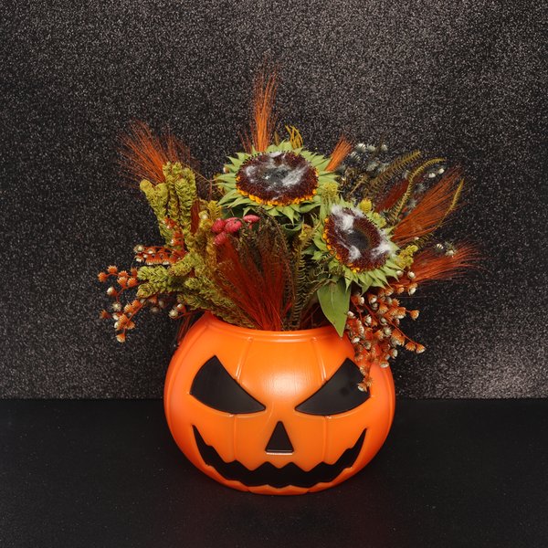 Arranjo de Halloween Flores na Abóbora