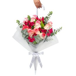 Imagem de Buquê de Rosa Cor de Rosa e Mini Spray - Chuva de Flores