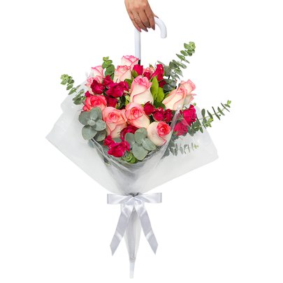 Buquê de Rosa Cor de Rosa e Mini Spray - Chuva de Flores