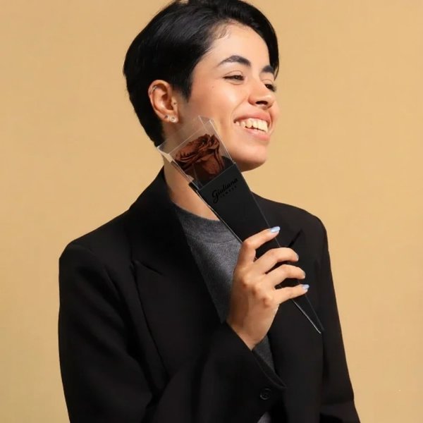 Cone Preto de Rosa Encantada Cor Chocolate