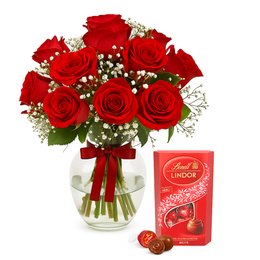 Imagem de Elegância das Rosas Vermelhas e Caixa de Bombons Lindt